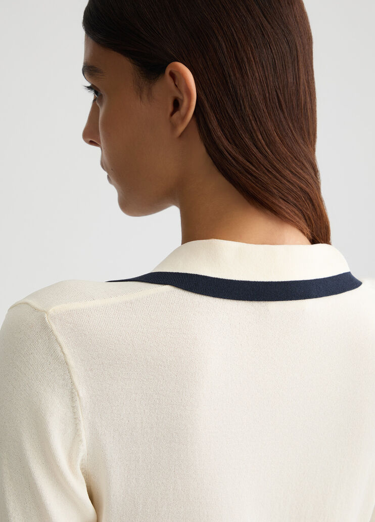 White jumper with details