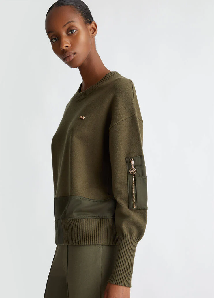 Crew-neck sweater with pocket