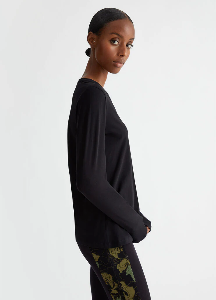 T-shirt with heart and gemstones