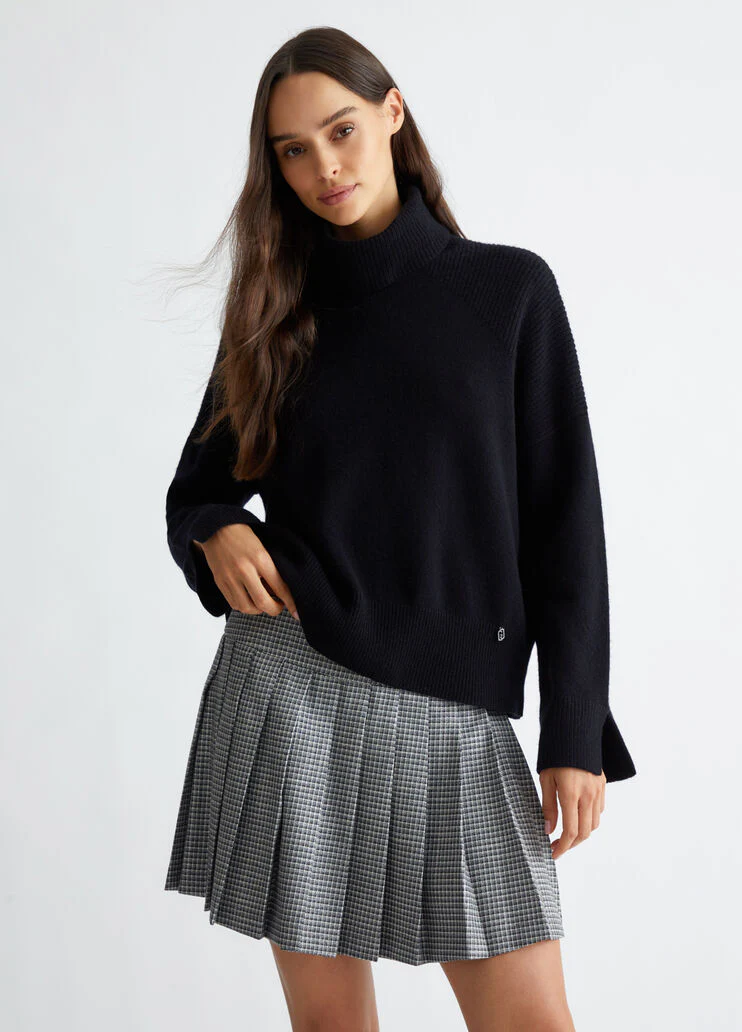 Woollen turtleneck