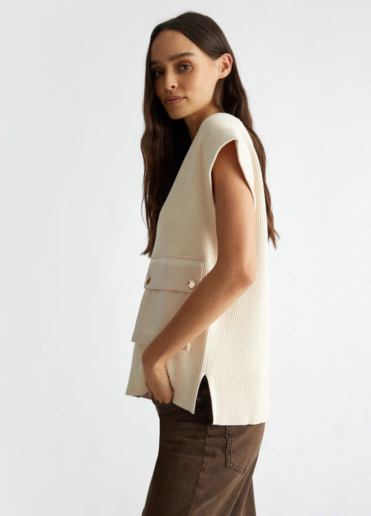 Knit vest with pocket