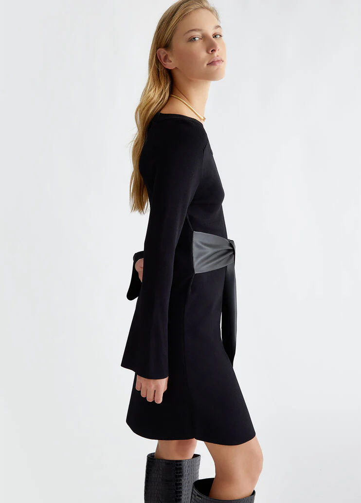 Knit dress with belt