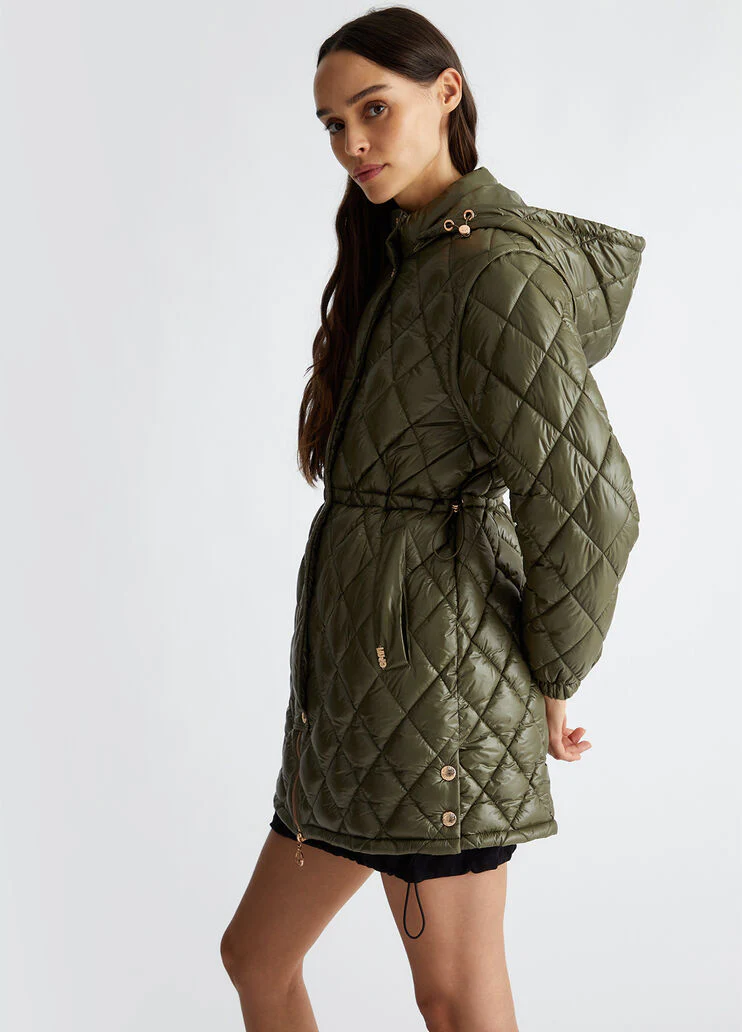 Padded jacket with detachable sleeves