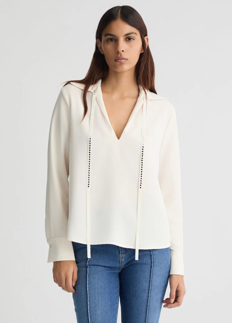 Blouse with gemstones