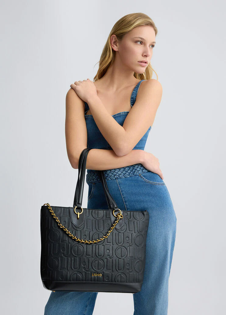 Shopping bag with logo and chain