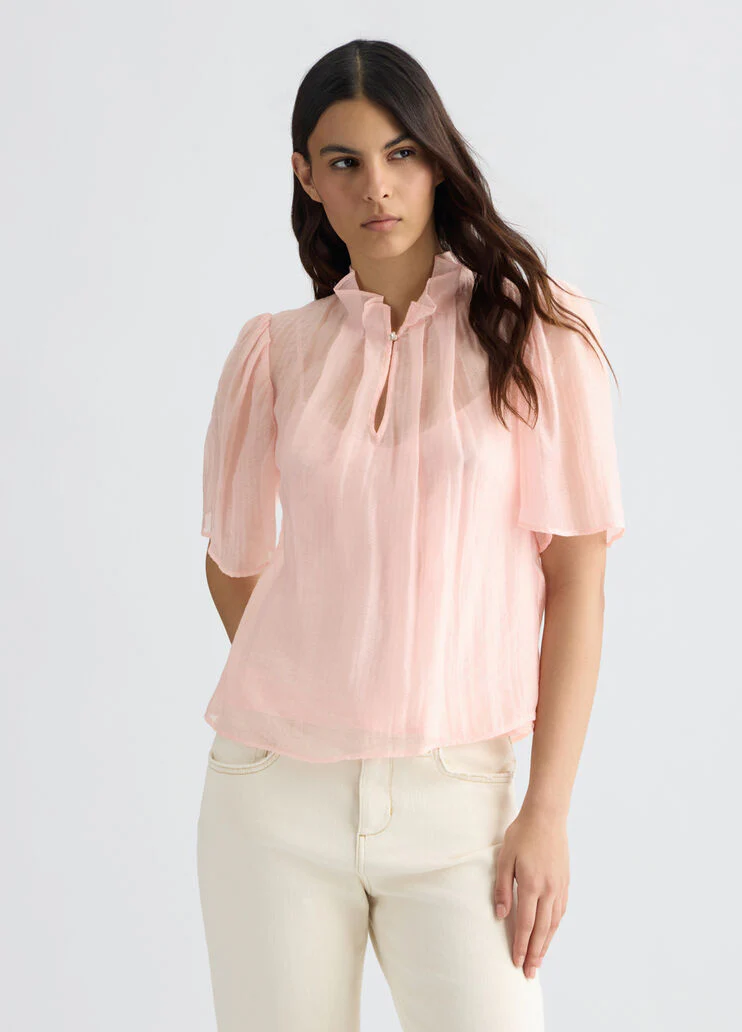 Short-sleeved blouse