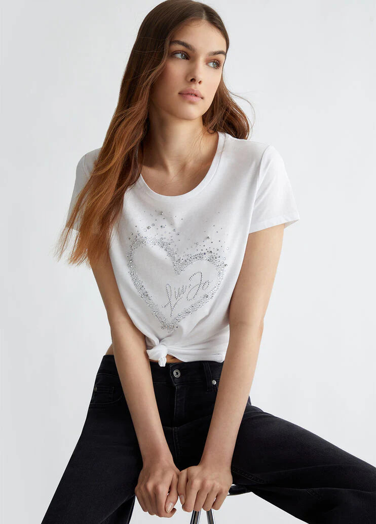 T-shirt with heart and gemstones