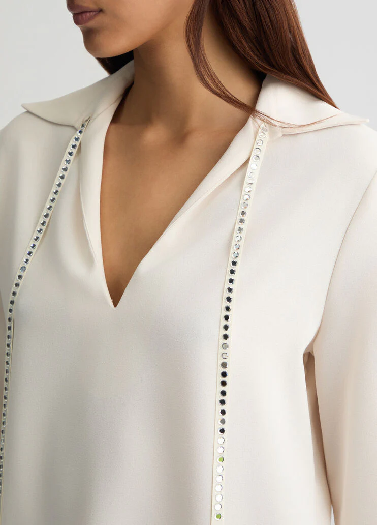 Blouse with gemstones