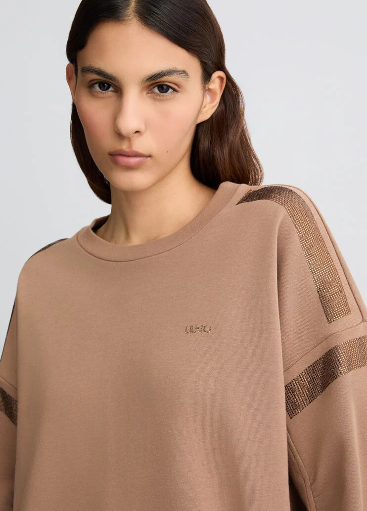Brown sweatshirt