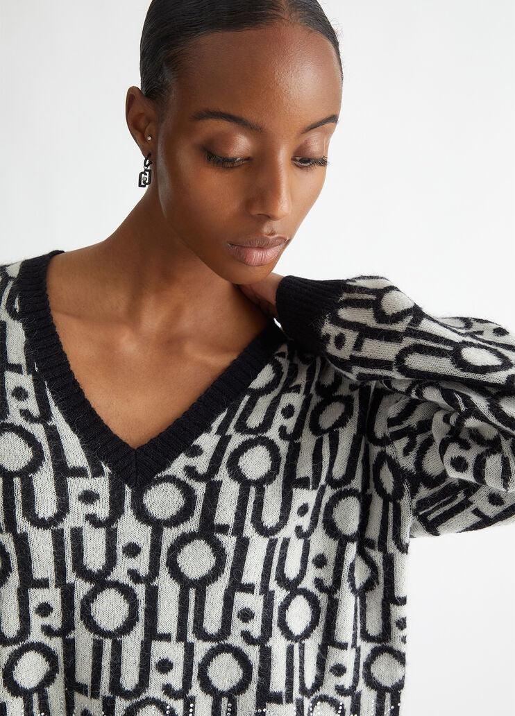 Jumper with jacquard logo