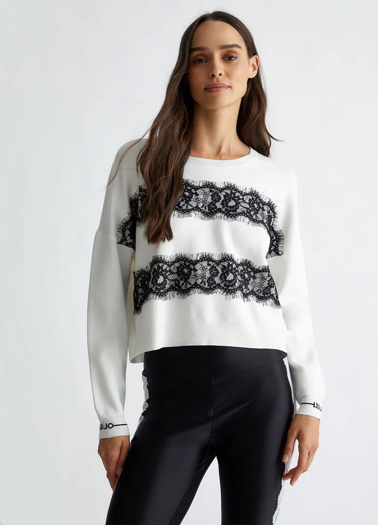 Jumper with lace