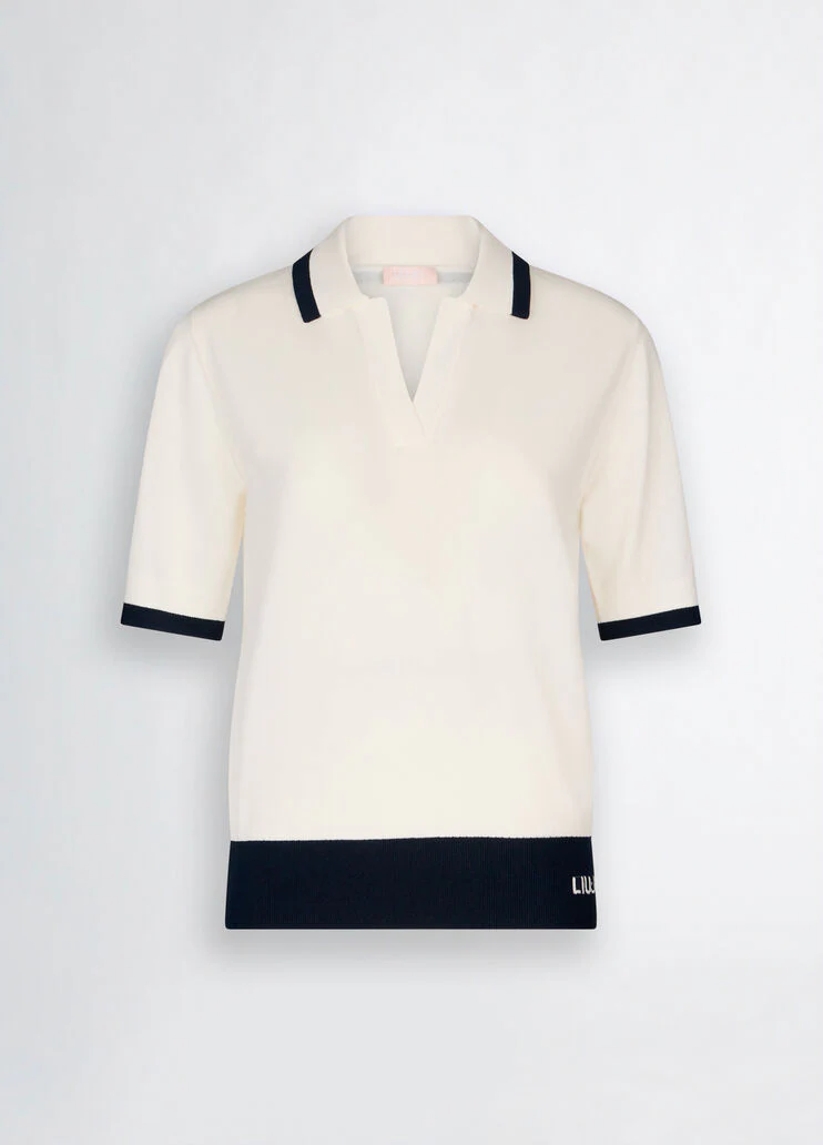 White jumper with details