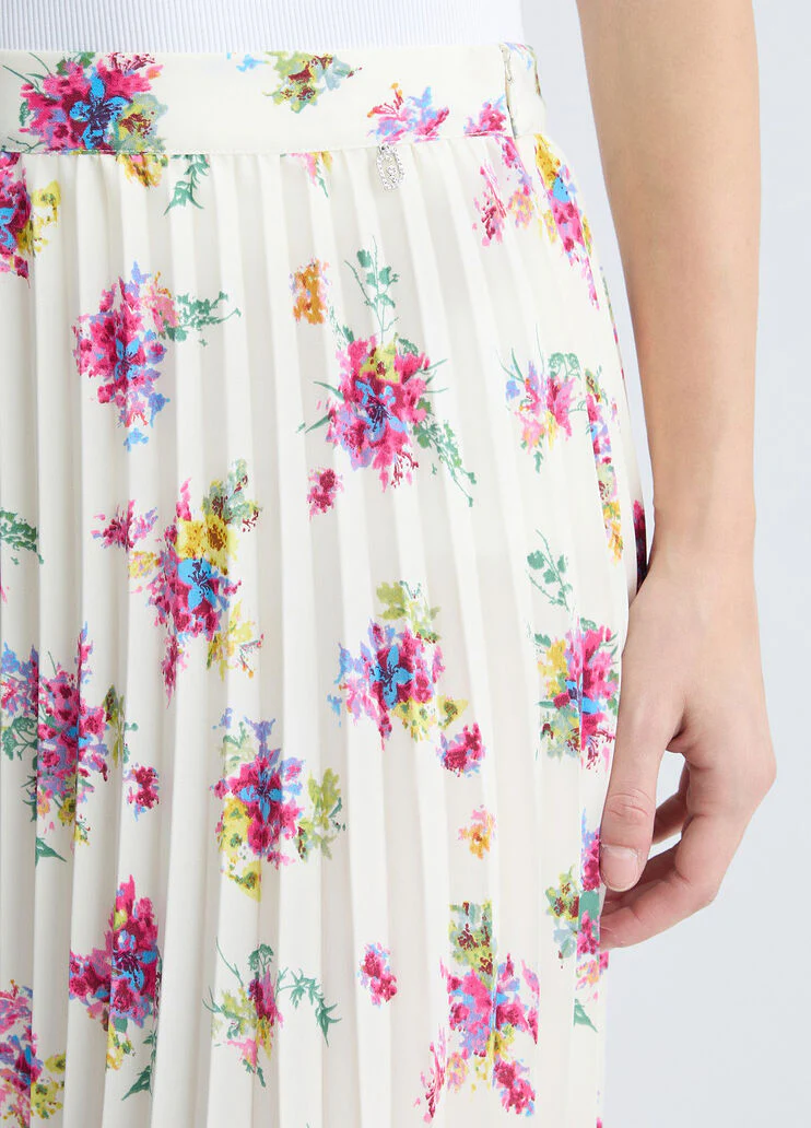 Pleated striped skirt