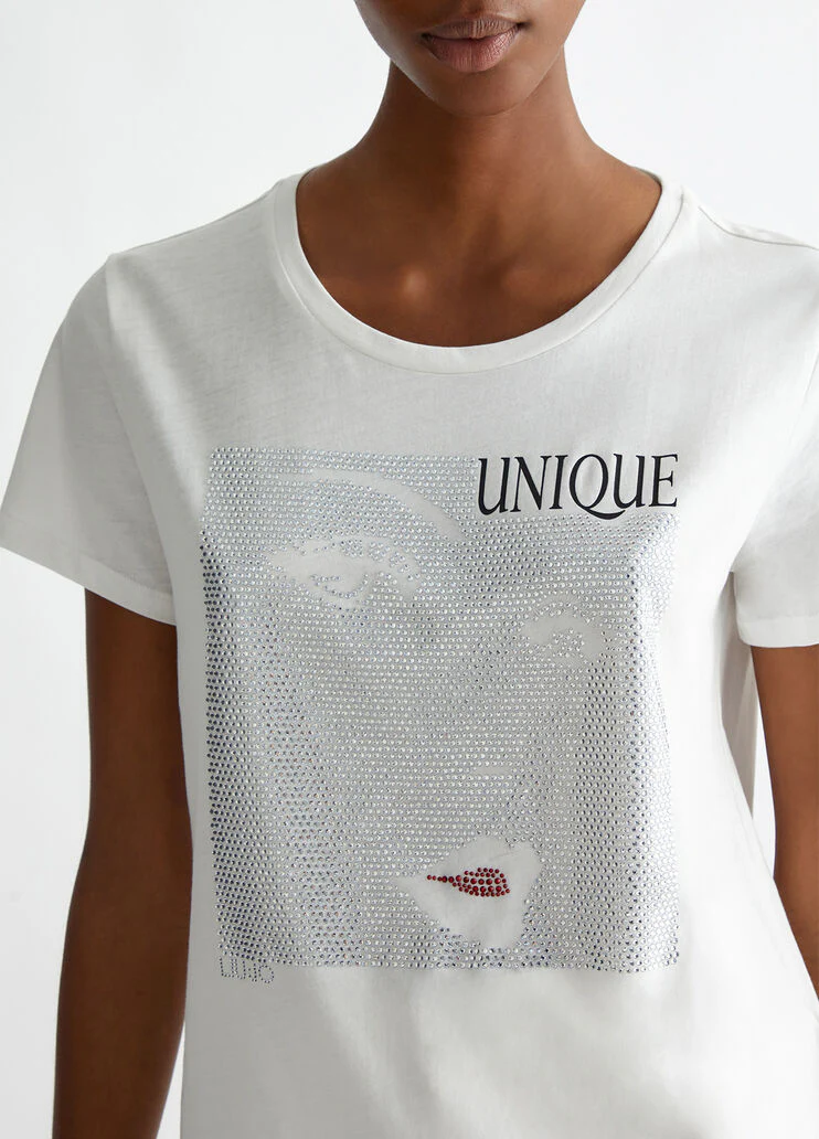 T-shirt with rhinestones