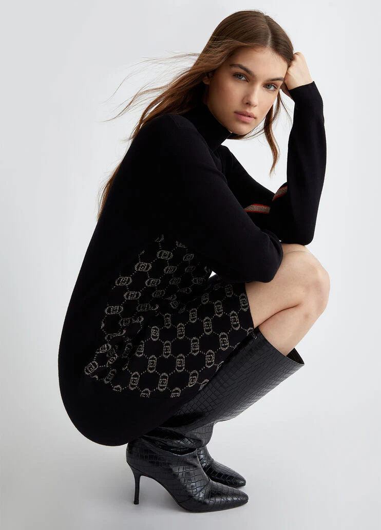 Knit dress with logo