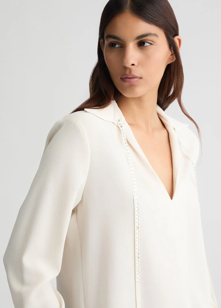 Blouse with gemstones