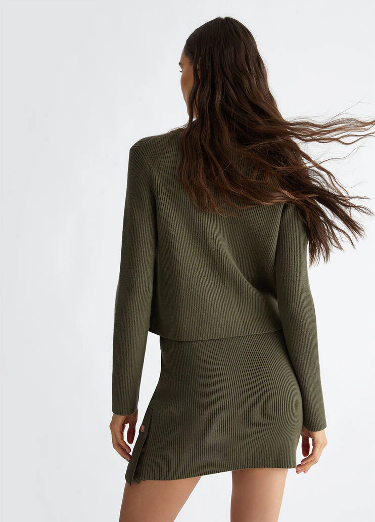 Knit cardigan with pockets