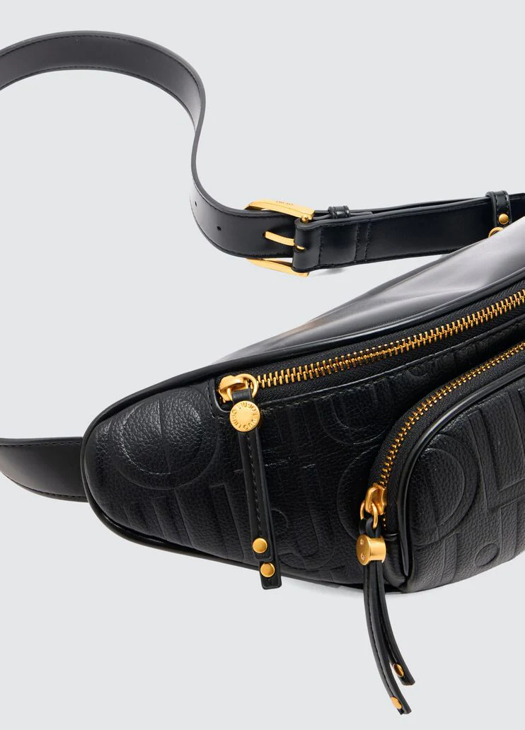 Drummed pouch bag with logo