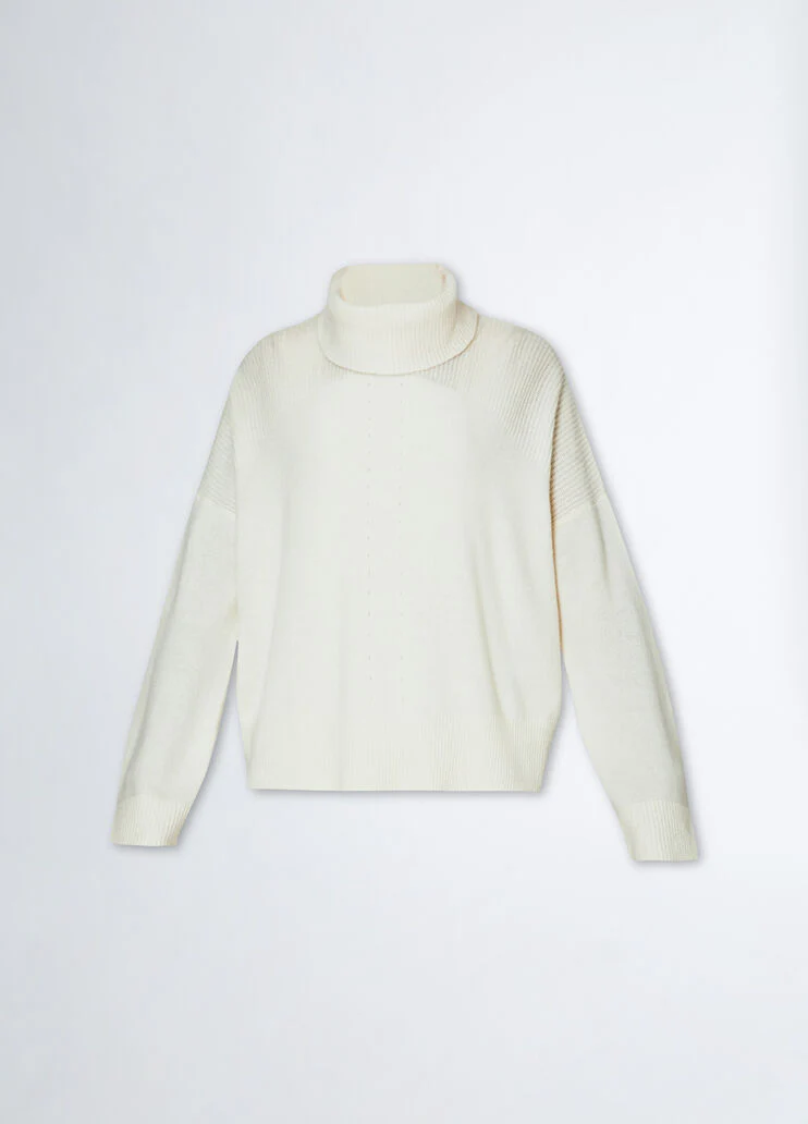 Woollen turtleneck