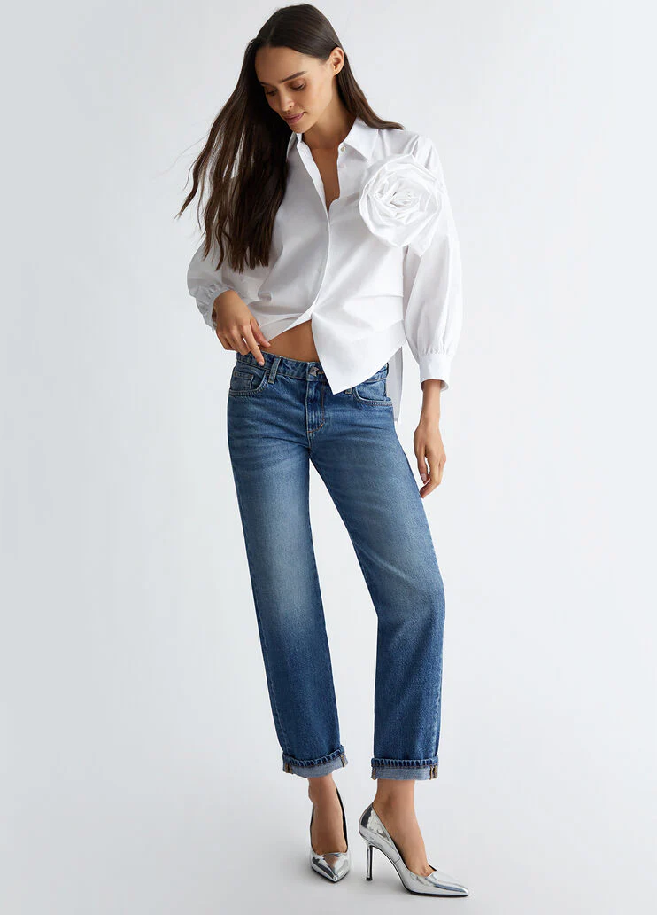 Poplin shirt with brooch