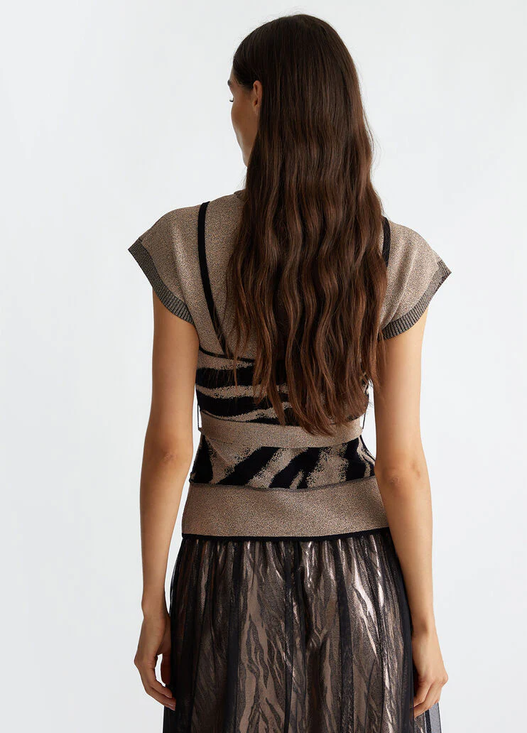 Jacquard jumper with belt