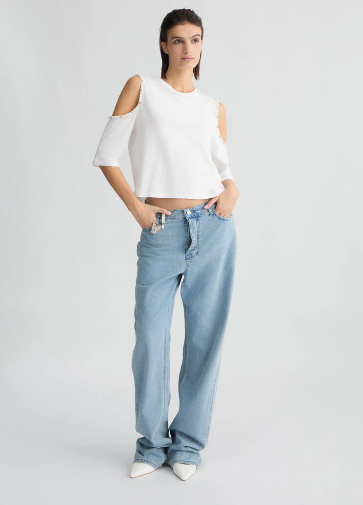 T-shirt with pearls and rhinestones