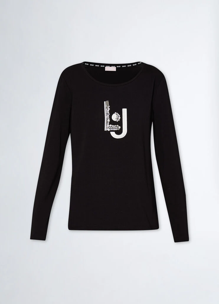 T-shirt with appliqués