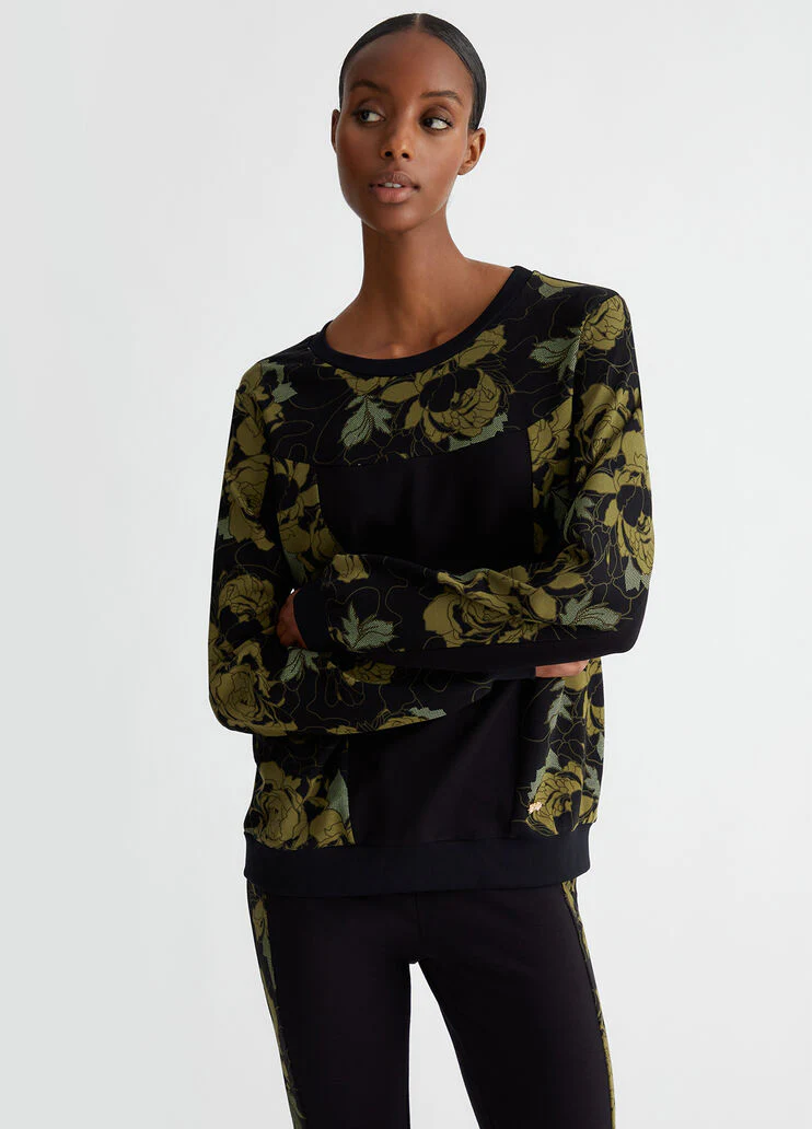 Sweatshirt with floral print