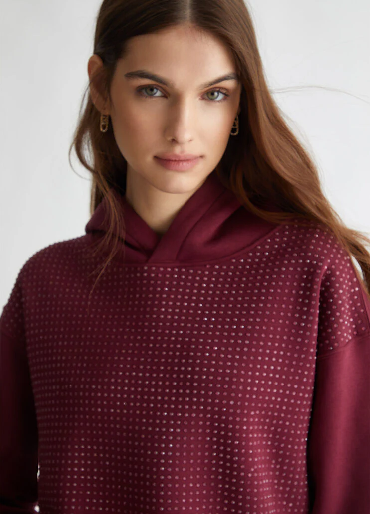 Sweatshirt with rhinestones