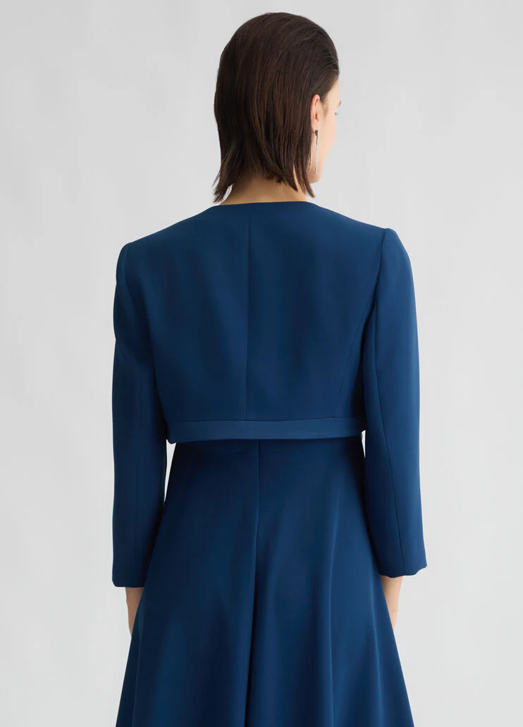 Cropped elegant blue jacket