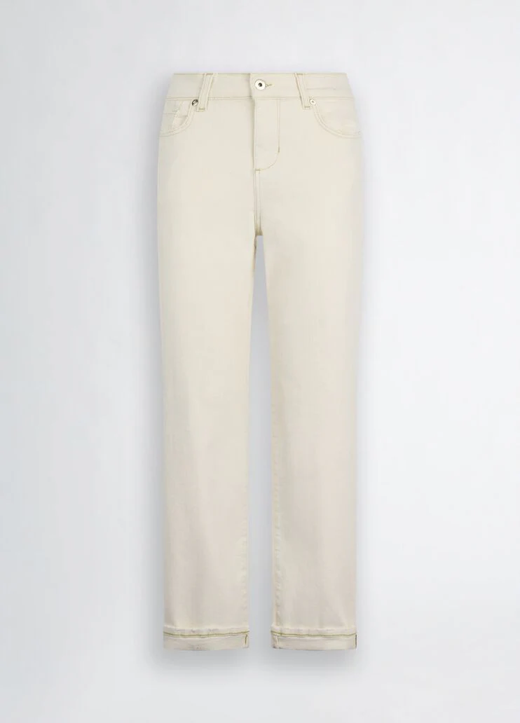 Low-rise boyfriend jeans