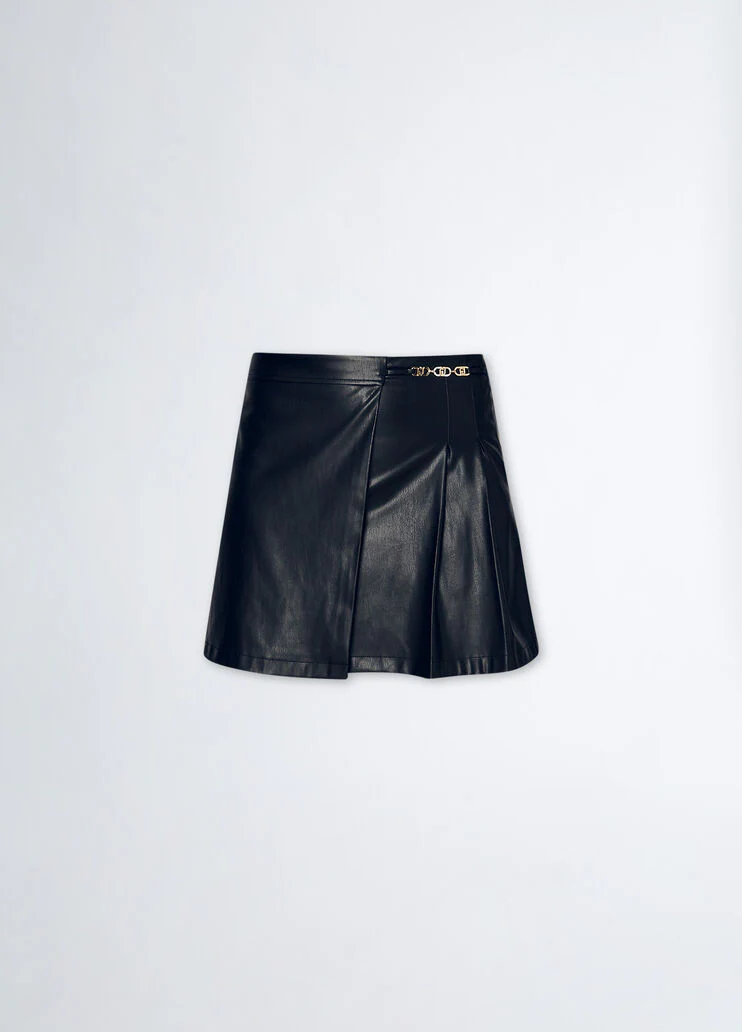 Mini skirt in coated fabric