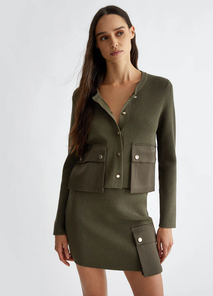 Knit cardigan with pockets