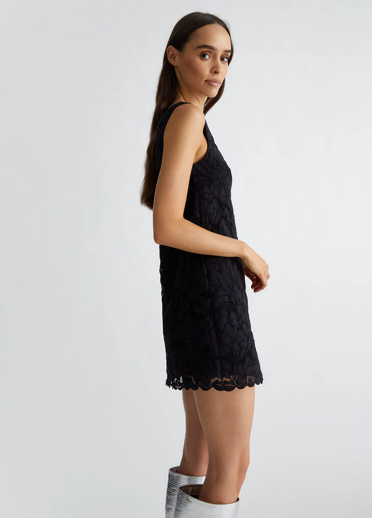 Short lace dress