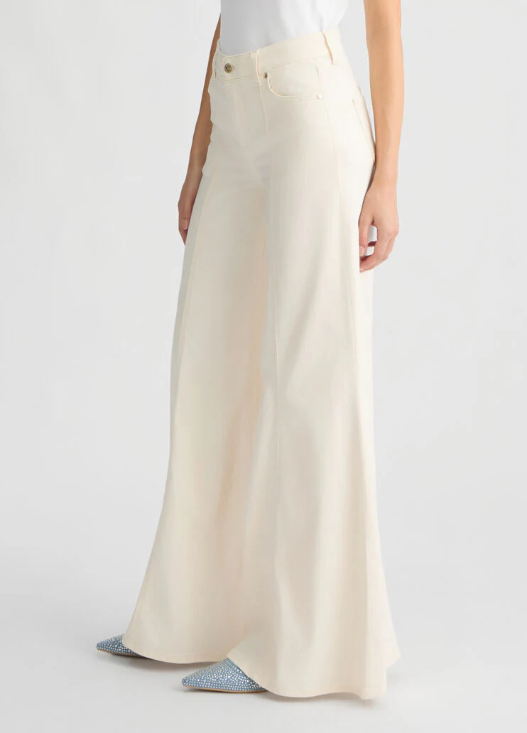 High-waisted super-flared jeans