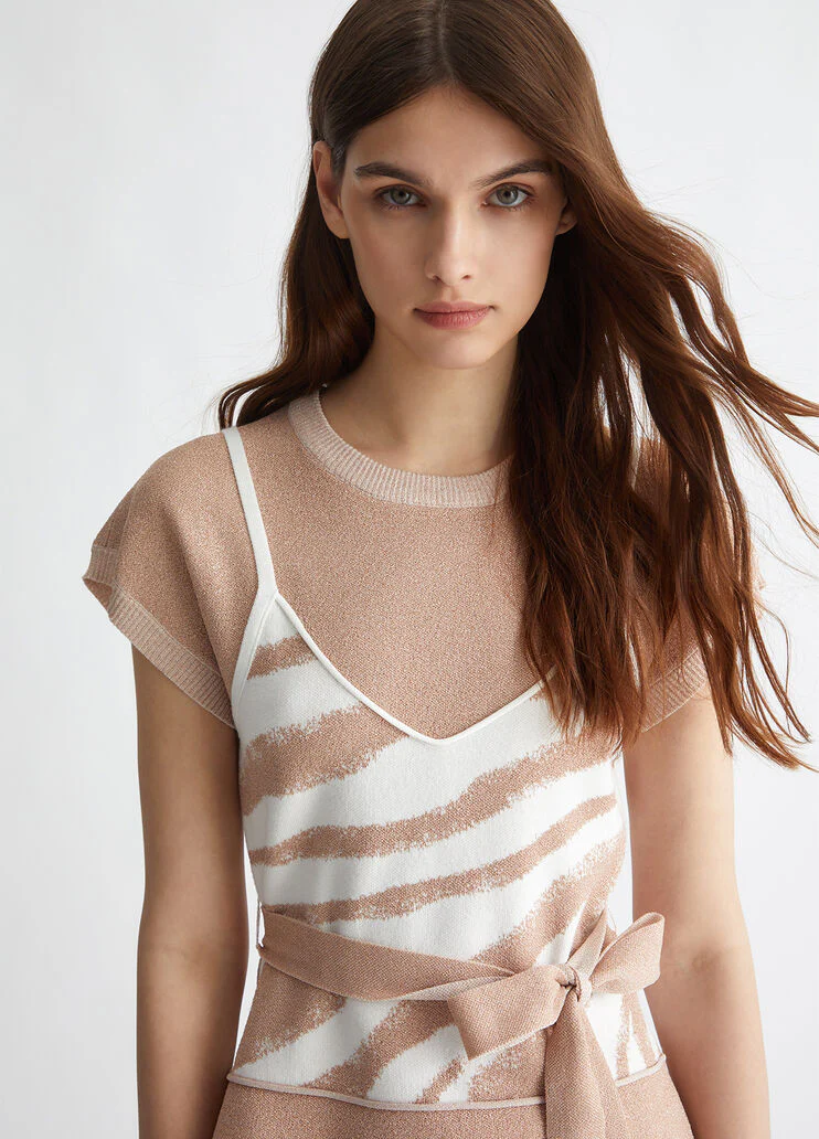 Jacquard jumper with belt