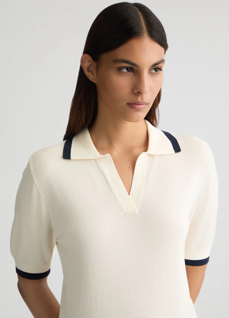 White jumper with details