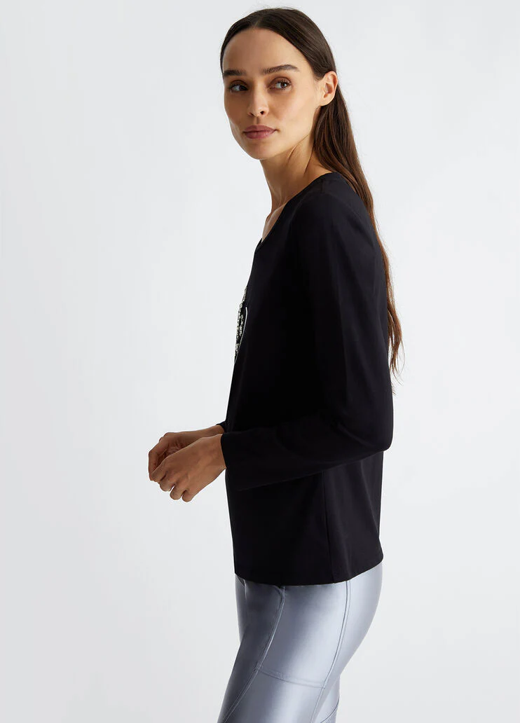 T-shirt with appliqués