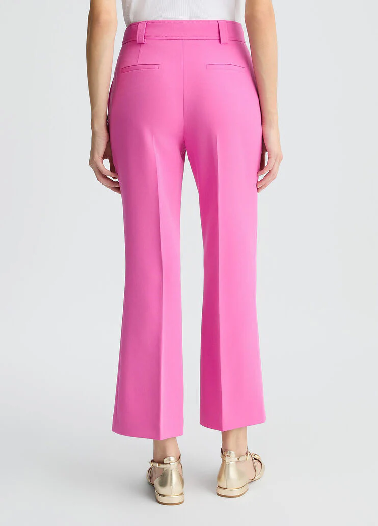 Cropped pink trousers
