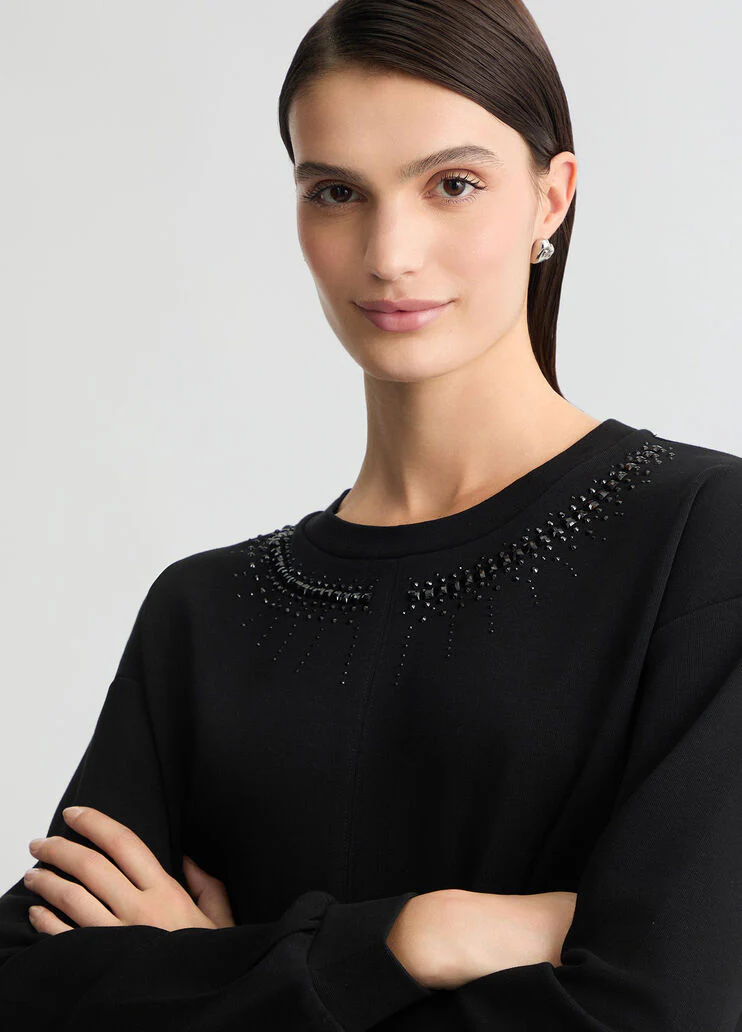 Sweatshirt with rhinestones