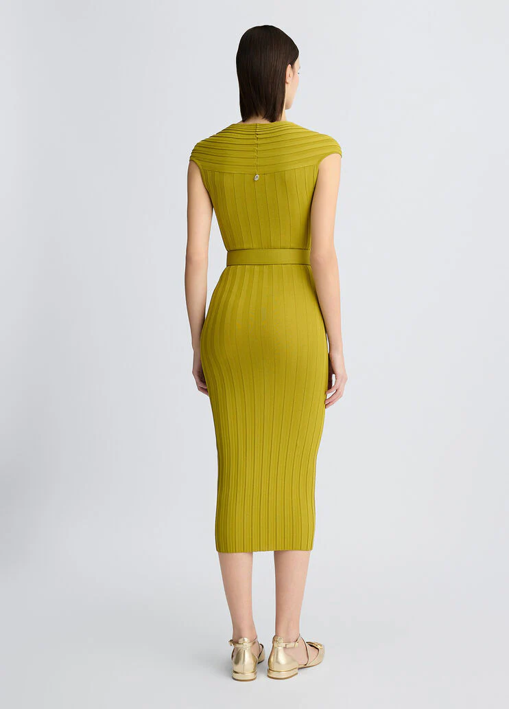 Knit dress with belt