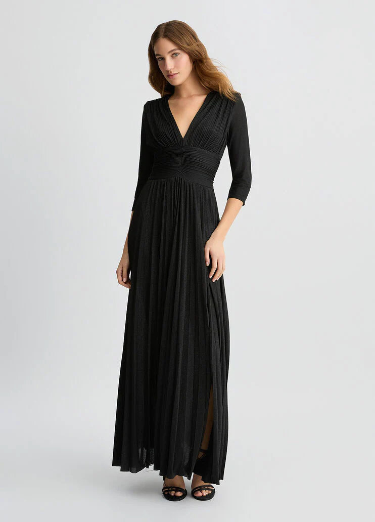 Long black pleated dress