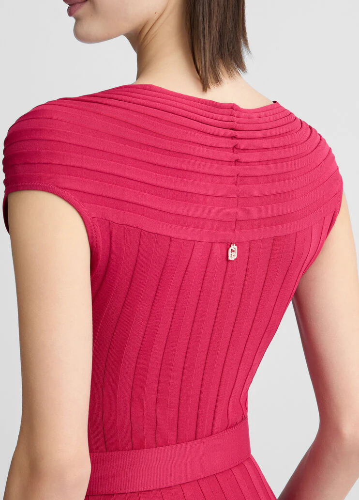 Knit dress with belt