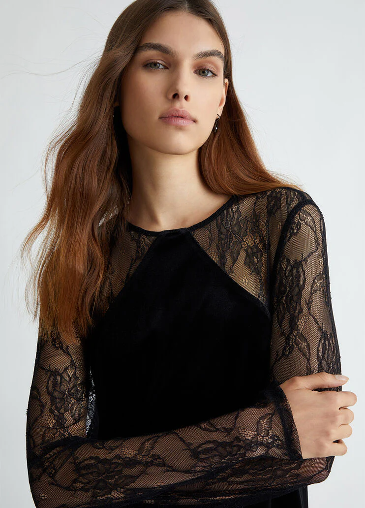 Short lace and velvet dress