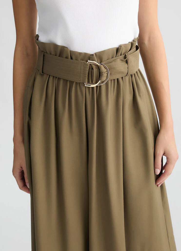 Green Bermuda shorts with belt