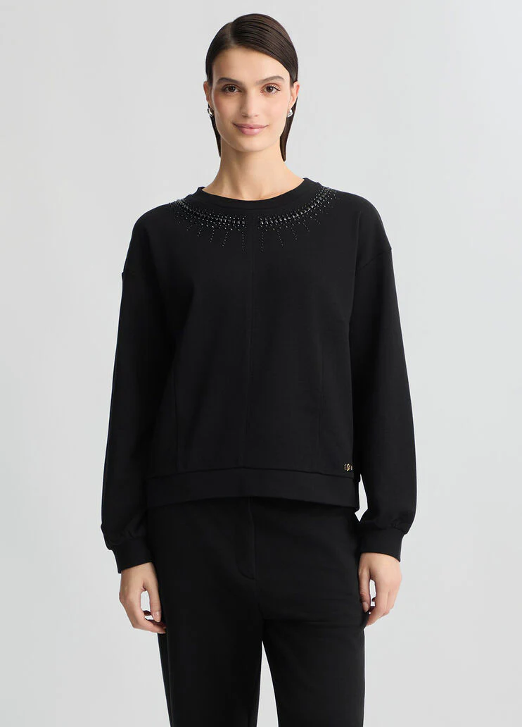 Sweatshirt with rhinestones