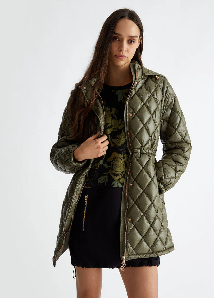 Padded jacket with detachable sleeves