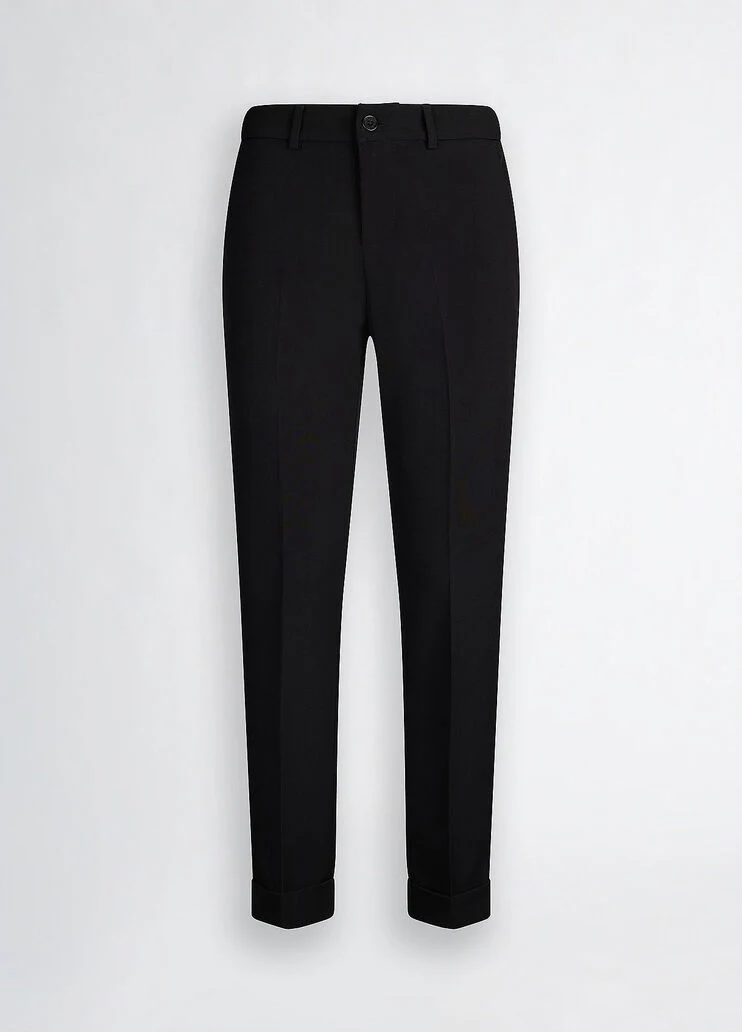 Trousers with turn-ups