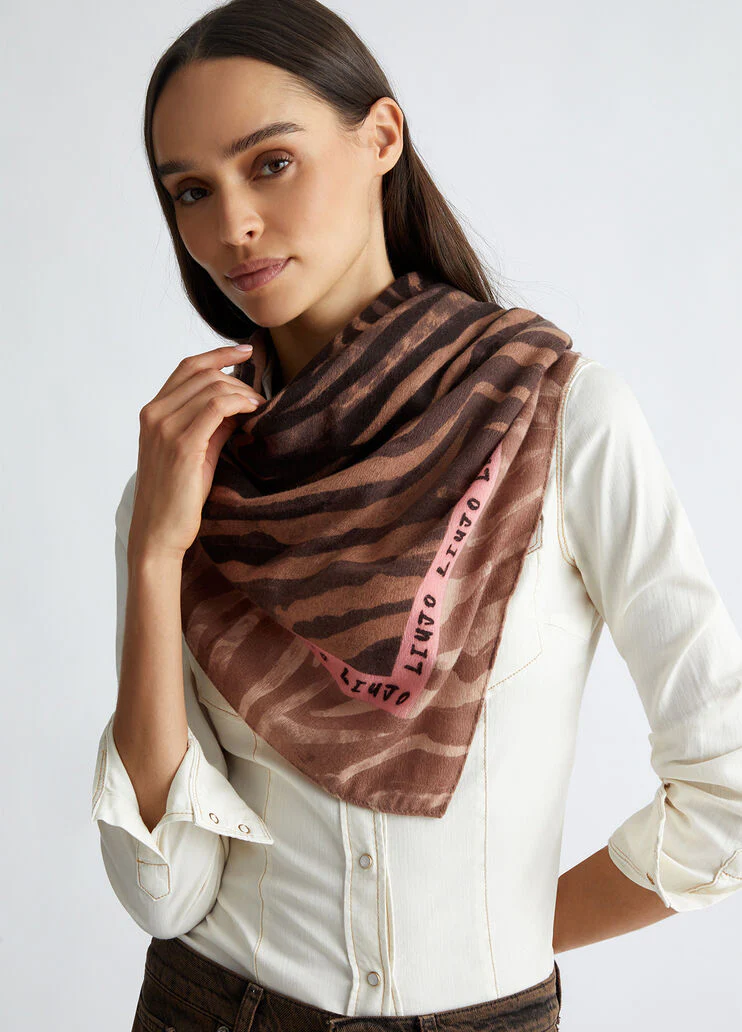 Foulard with python print