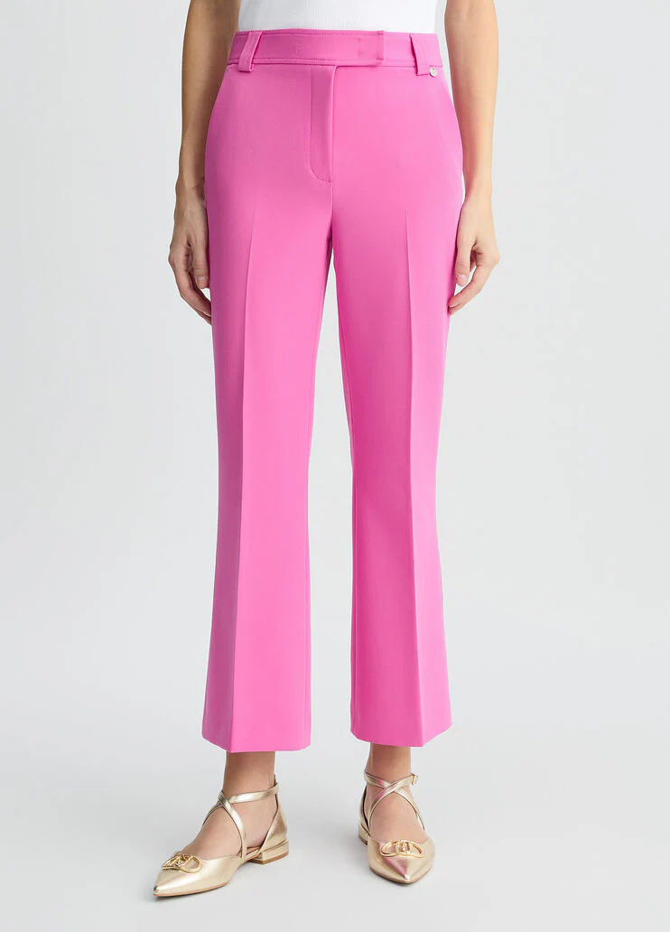 Cropped pink trousers
